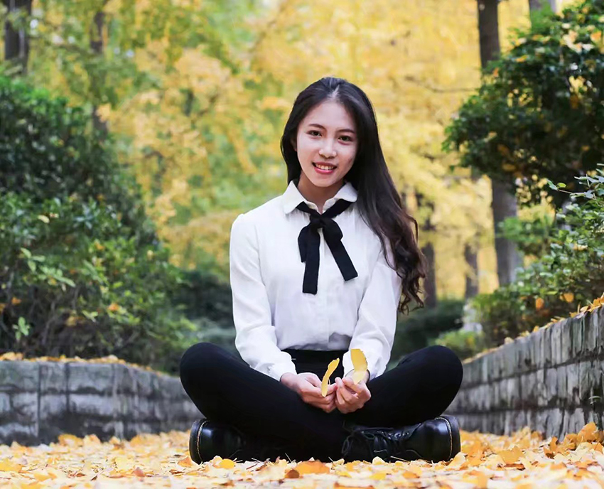 1635151141810925.jpg 韦琼个人照副本.jpg